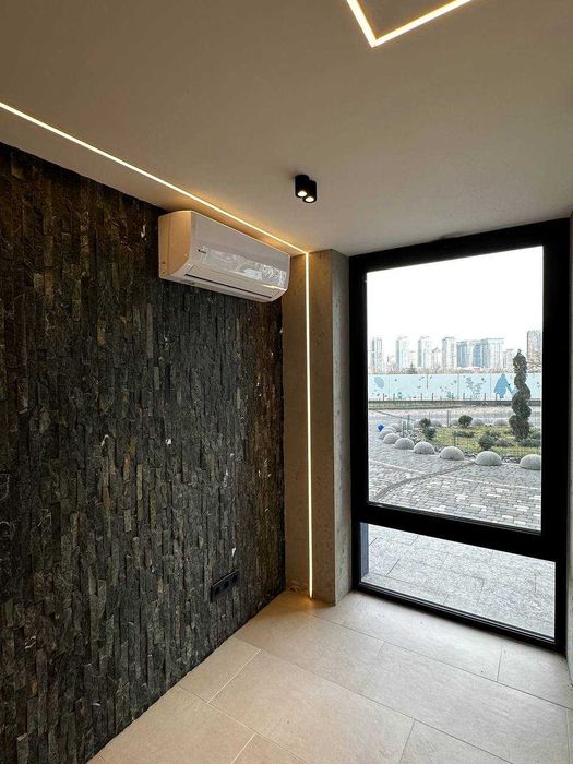 Продаж комерційного приміщення з дизайнерським ремонтом ЖК “Зарічний”!