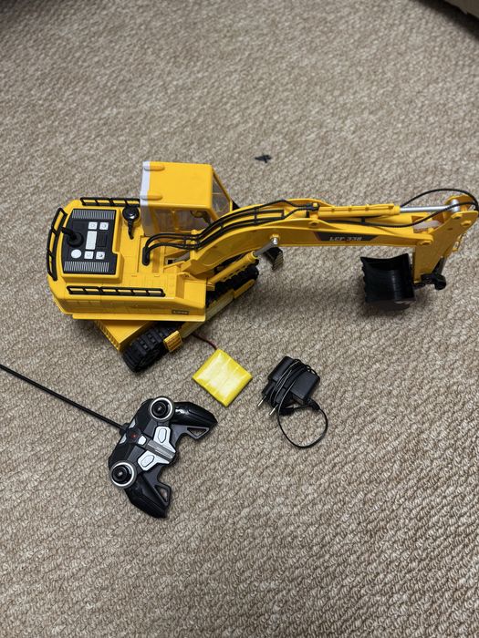 Екскаватор на радіоуправлінні