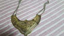 Colar dourado giro