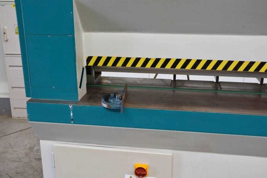 Gilotyna do forniru Vemac - hydrauliczna