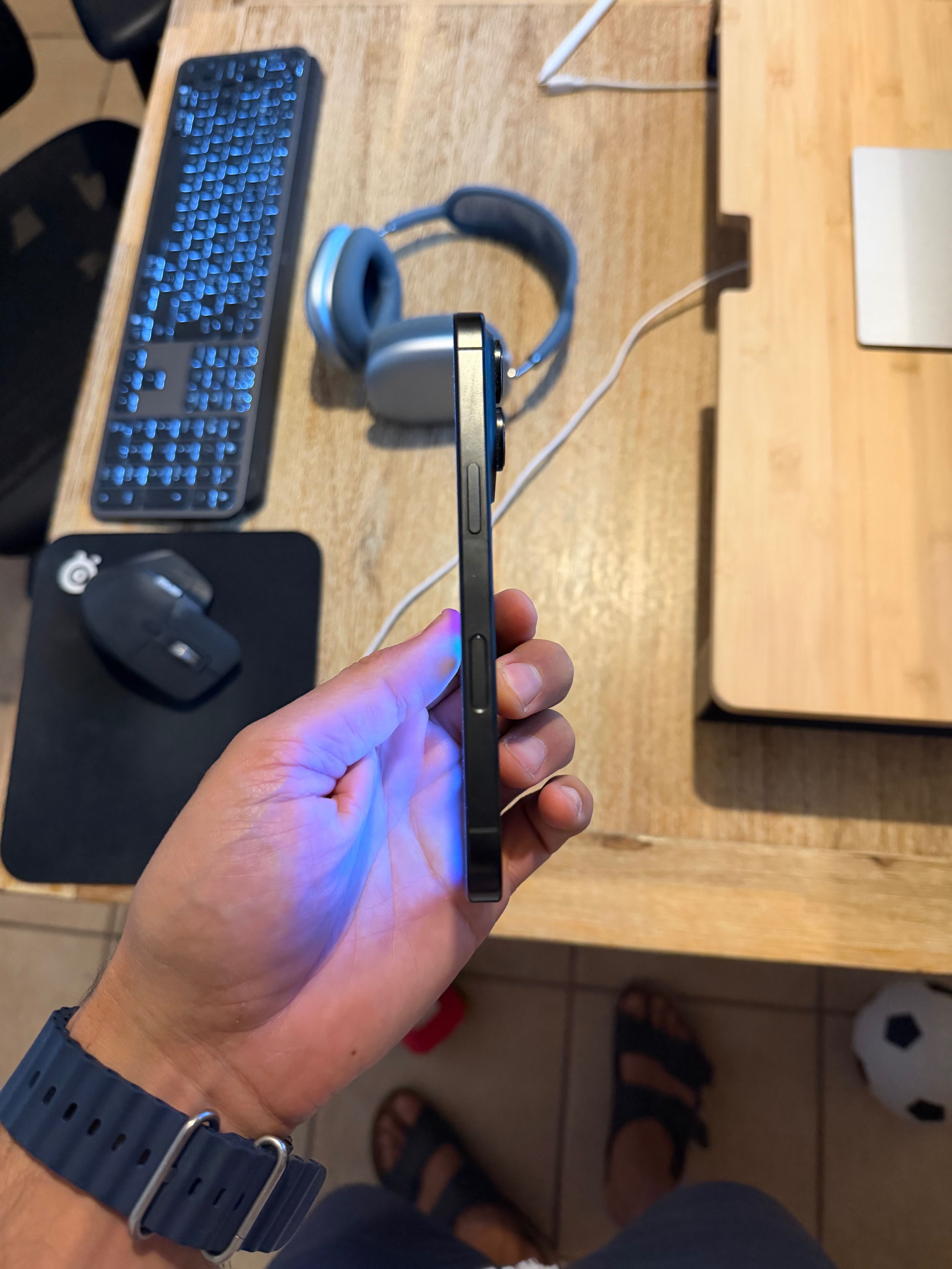 Iphone 16 pro novo (bateria a 100%, garantia, sem riscos) 128gb + capa