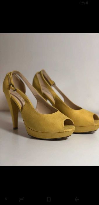 Sandałki na obcasie w pięknym żółtym kolorze