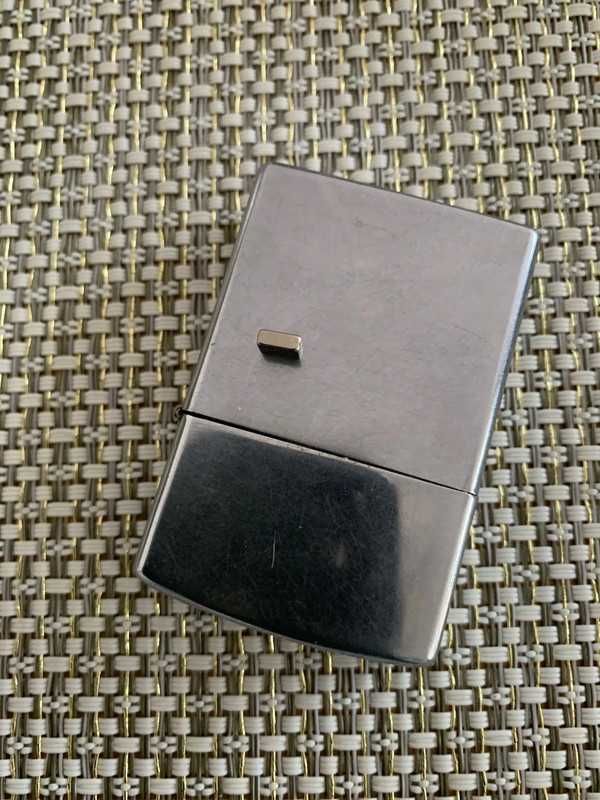 Oryginalna zapalniczka Zippo z 1998 r. + skórzane etui