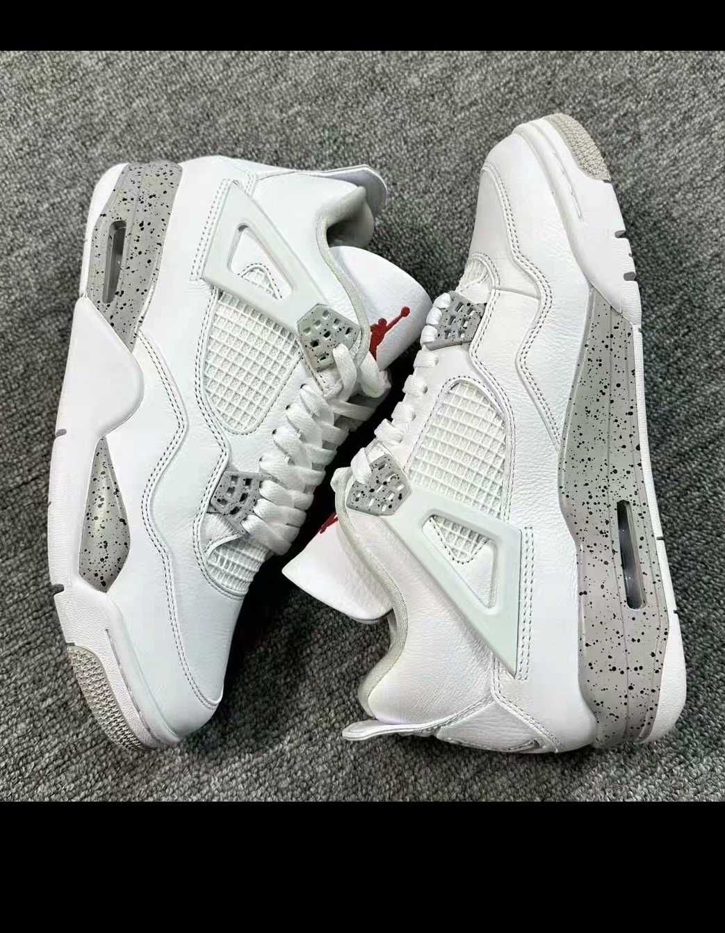 Jordan 4 rétro White Oreo.42
