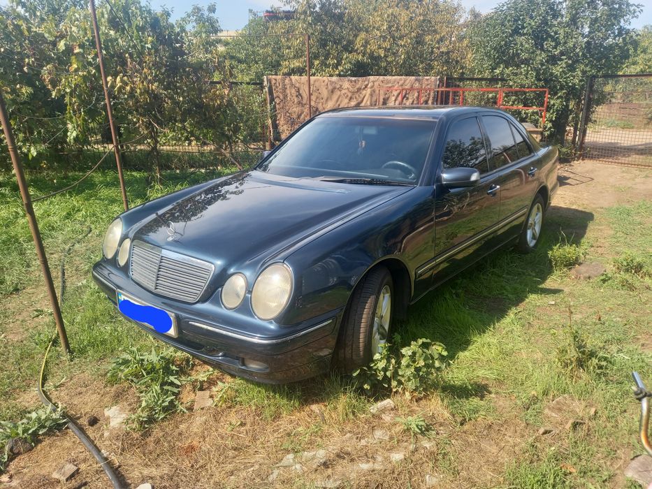 Продам Mercedes W210