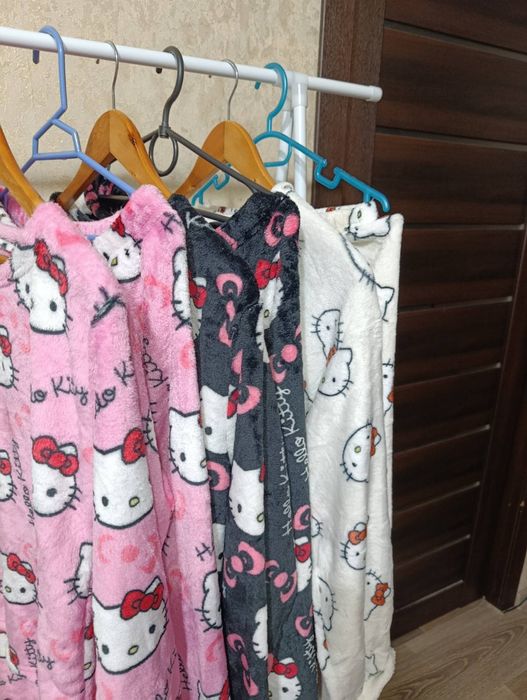 В НАЯВНОСТІ Піжама плюшева Hello kitty,рожева,чорна, біла