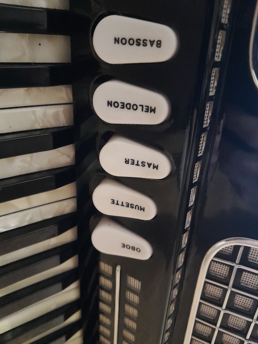 Włoski akordeon Accordiana 3 chórowy 120 basów
