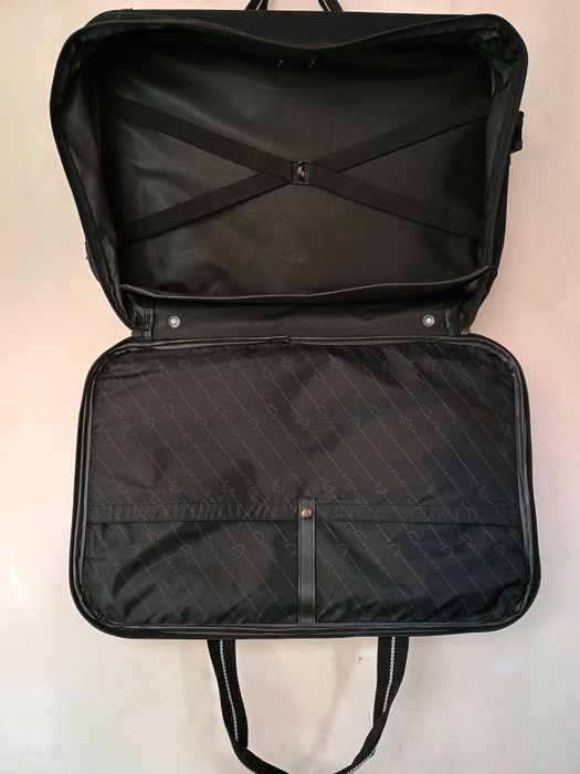 Дорожная сумка для одежды с вешалками