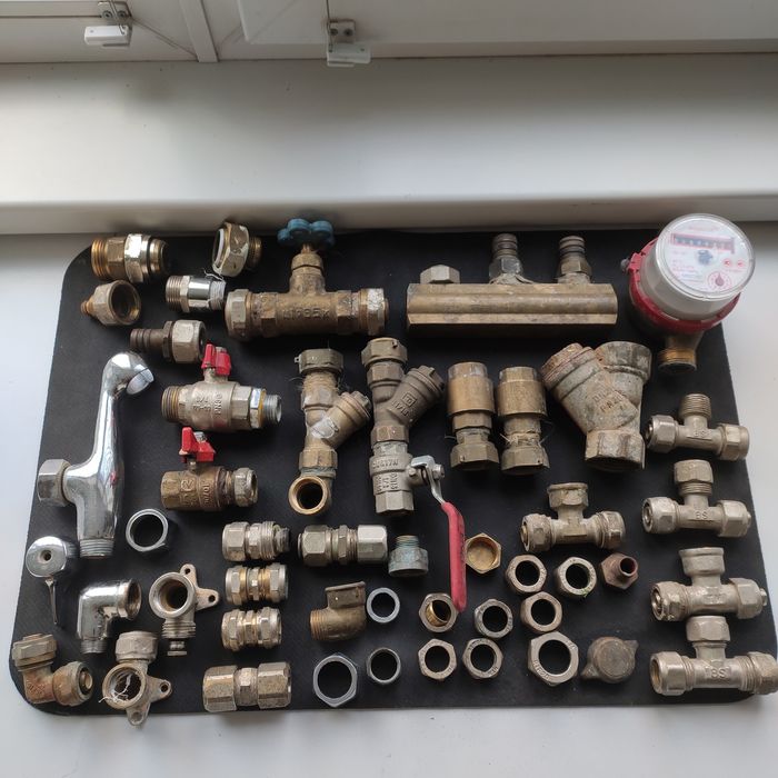 Сантехника,краны,гайки,повороты,муфты - латунь