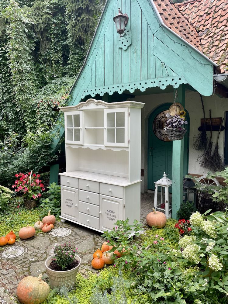 Kredens prowansalski, kredens rustykalny, kredens shabby chic