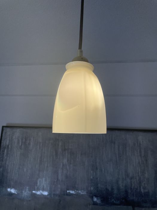 Candeeiro Suspenso Vintage em Vidro Opalino