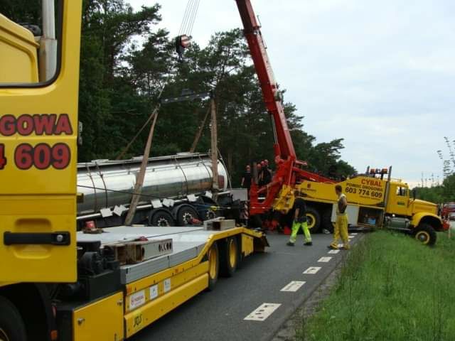 Pomoc Drogowa Mobilny Serwis TIR Holowanie 24h A2 Ciężarowe laweta