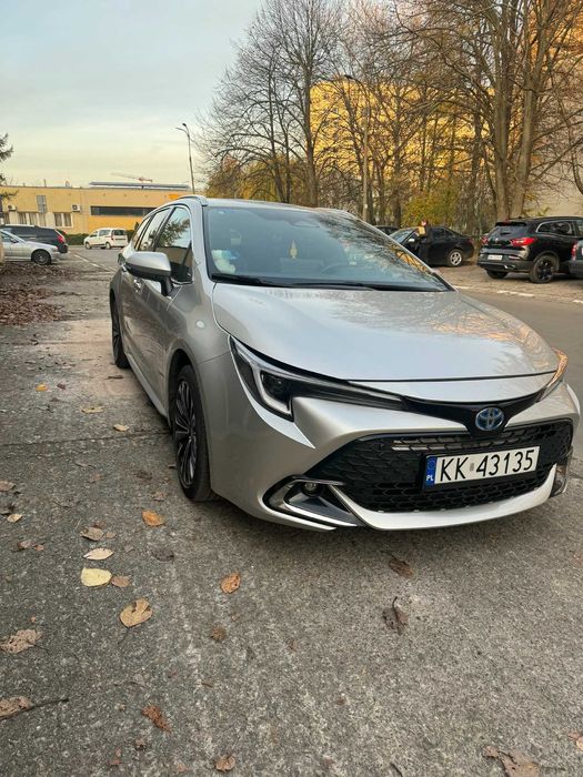 Toyota Corolla 1.8 Hybrid 140KM LIFT JAK NOWA!