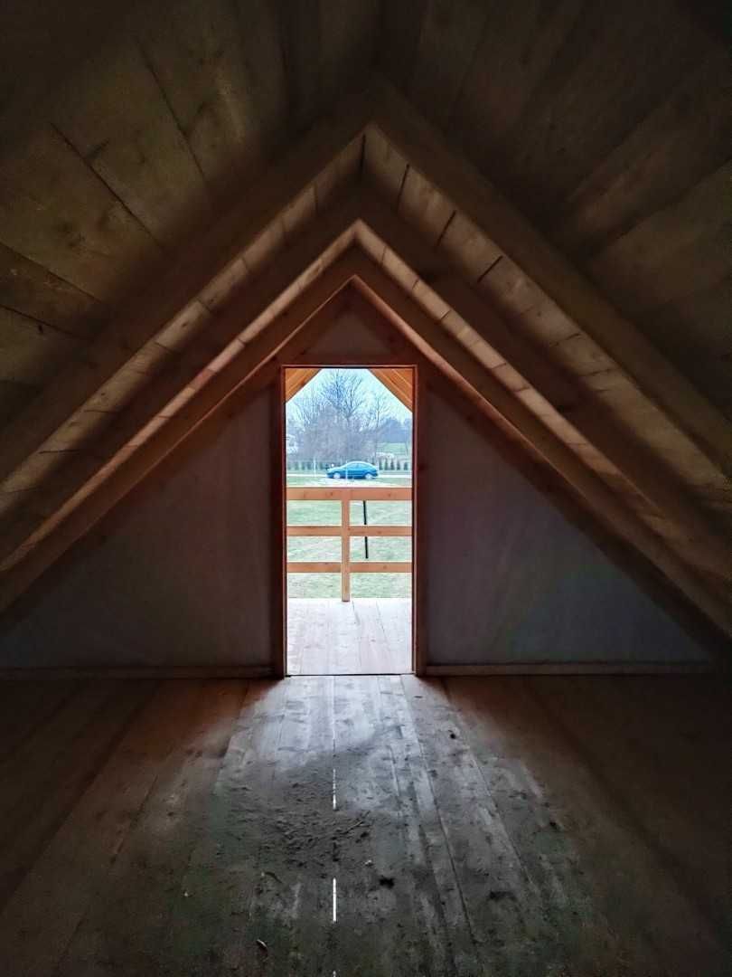 domek drewniany 9x7