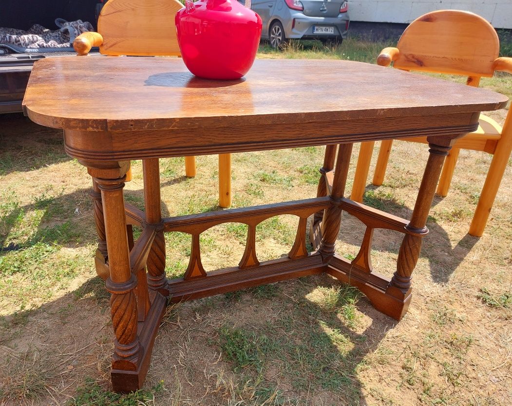 Stary stół drewniany