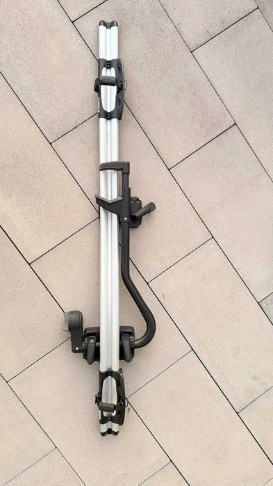 Samochodowy bagażnik rowerowy na dach  Thule