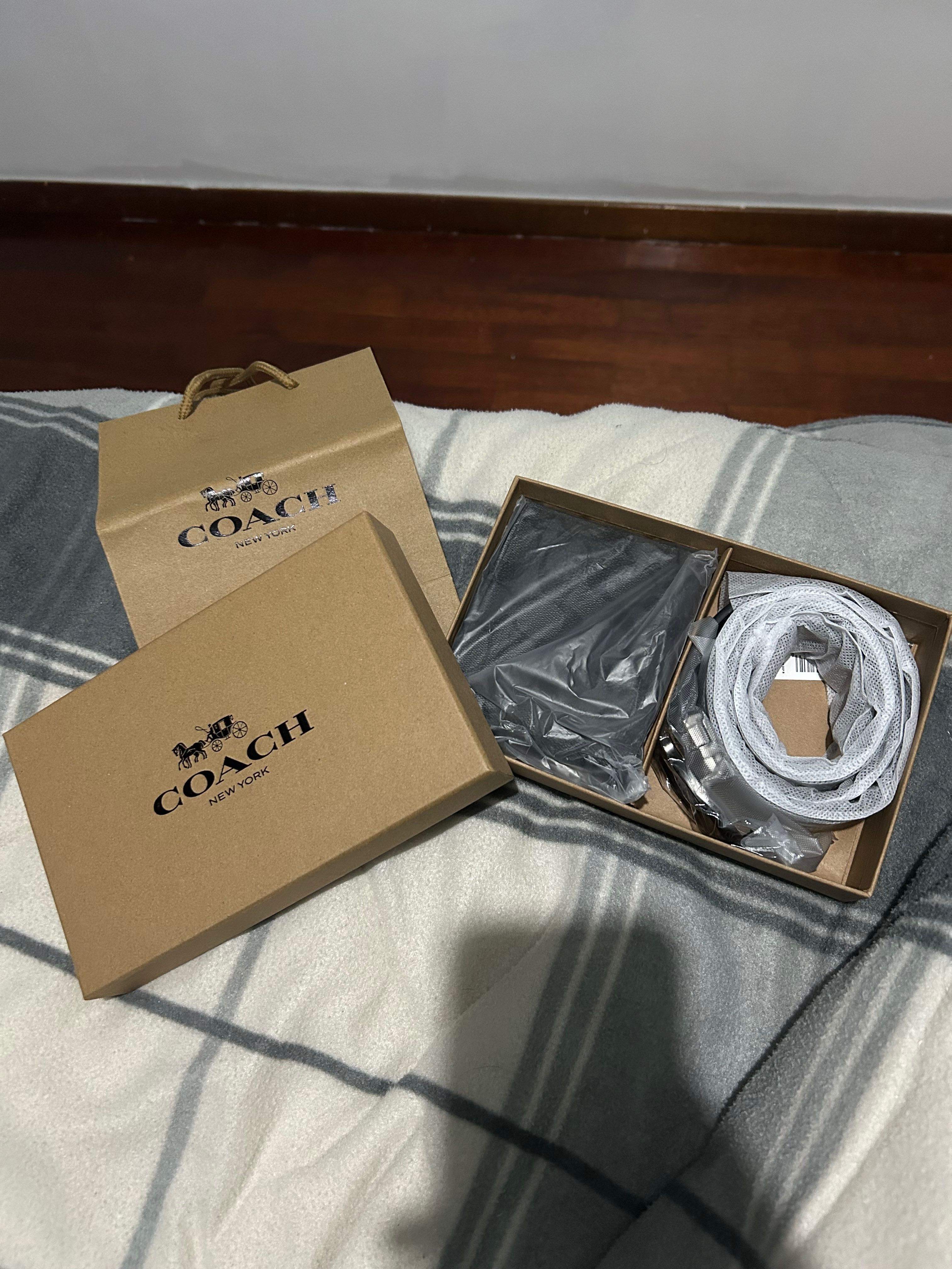 conjunto de cinto e carteira da coach