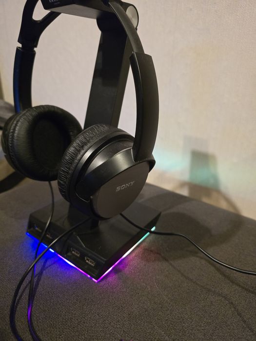 Sluchawki sony nie blatu +stojak