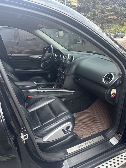 ML63 AMG в отличном состоянии,вся в родной краске