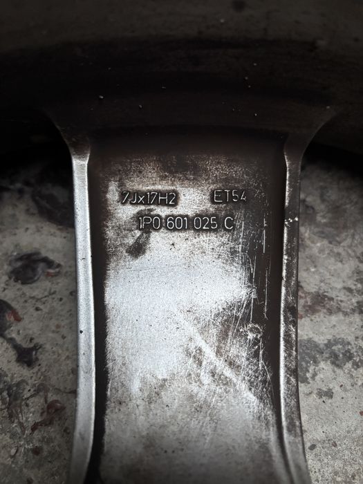Całe Oryginalne Koła 17 cali do Seat/VW