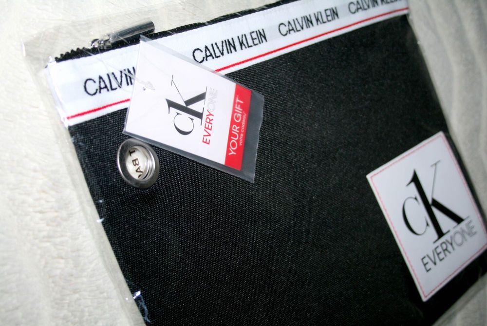 kosmetyczka Calvin Klein CK EVERYONE (6)