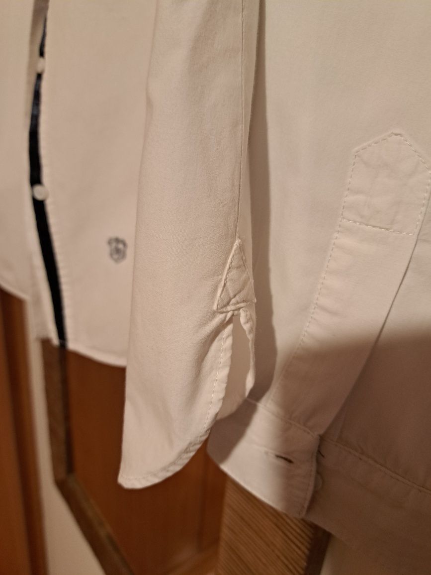 Camisa Branca T.S - Manga comprida com cotoveleiras  cinza