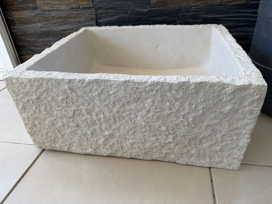 Pia pedra 55/45 polida