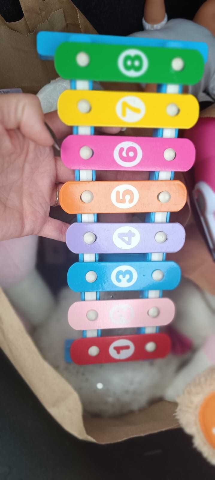 Torba zabawek. Lalki, puzzle itp