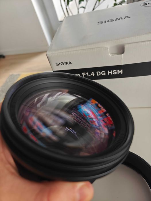 Sigma 105mm f/1.4 DG HSM Art Sony E Mount