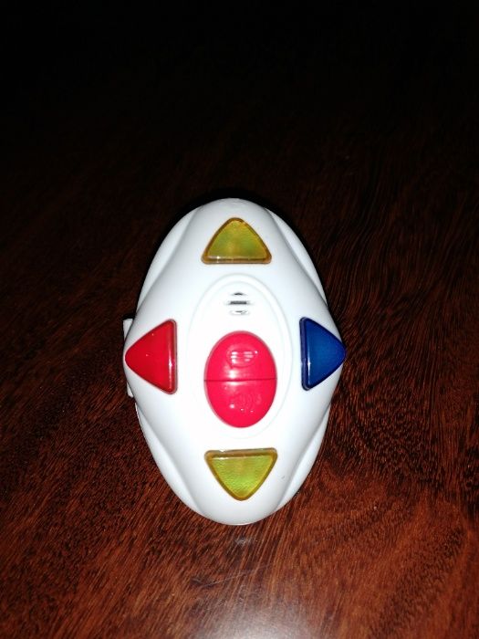 Robô Emílio com 53cm altura
