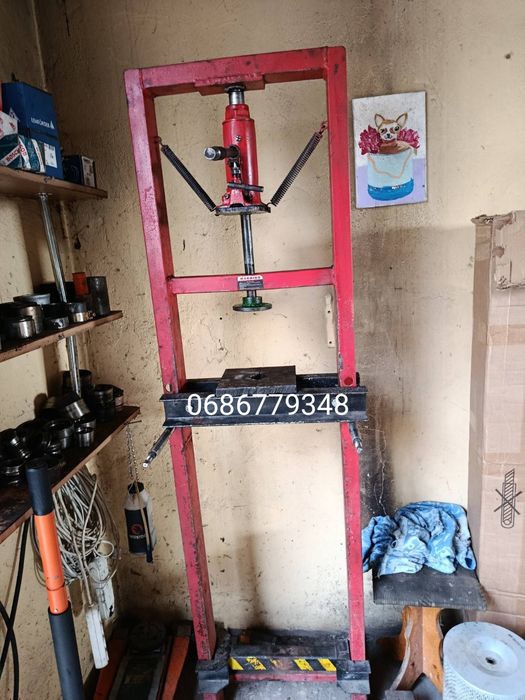 Продам прес на 5 тонн
