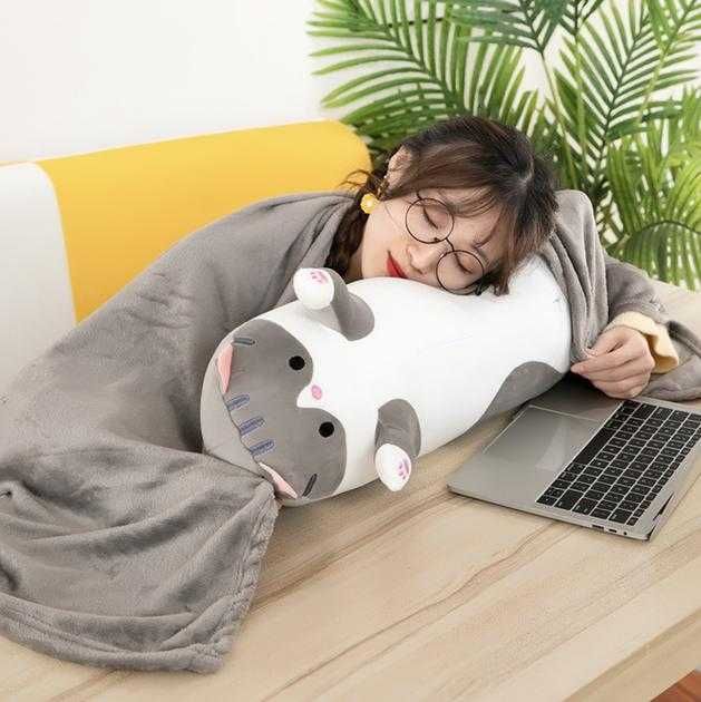 Мягкая игрушка-подушка "Кот-обнимашка" с пледом 55 см