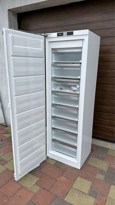 ТОП!Морозильна камера Miele FNS 7770e/НОВА!