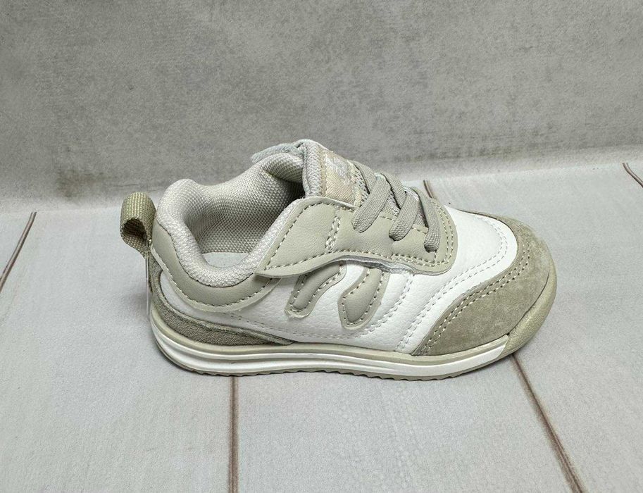 Дитячі  легкі шкіряні кросівки  Jong Golf на липучці 21-26 бежеві/сірі