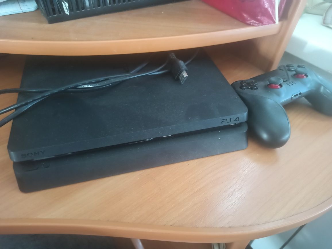 PS4 Slim, 1 джойстик, + игры