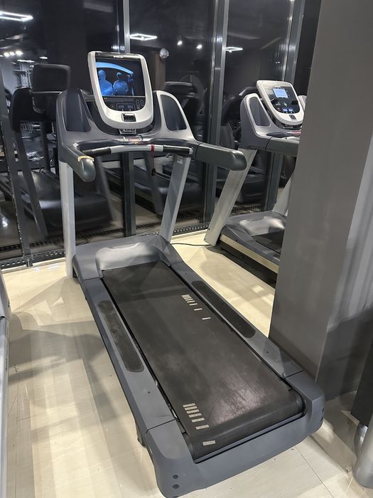 Беговая дорожка Precor TRM 833 , 956