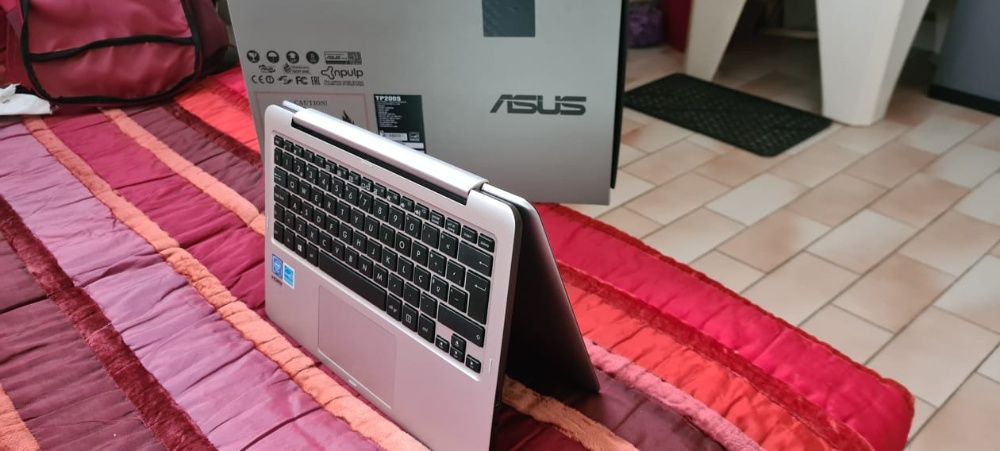 Computador ASUS Transformer Book Flip TP200S com bolsa