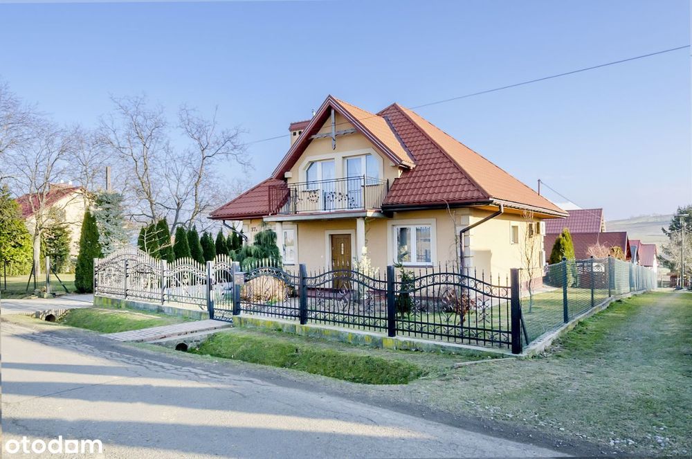 Dom w Maćkowicach – Komfort, przestronność i nowoc