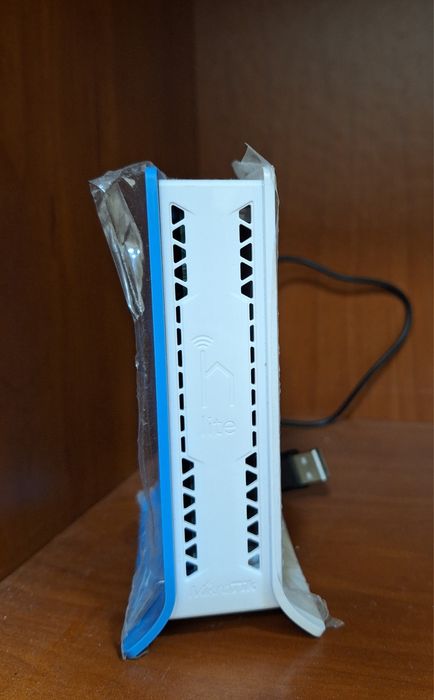Продам роутер mikrotik hap lite tc