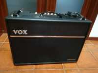 Amplificador Vox e Roland de baixo