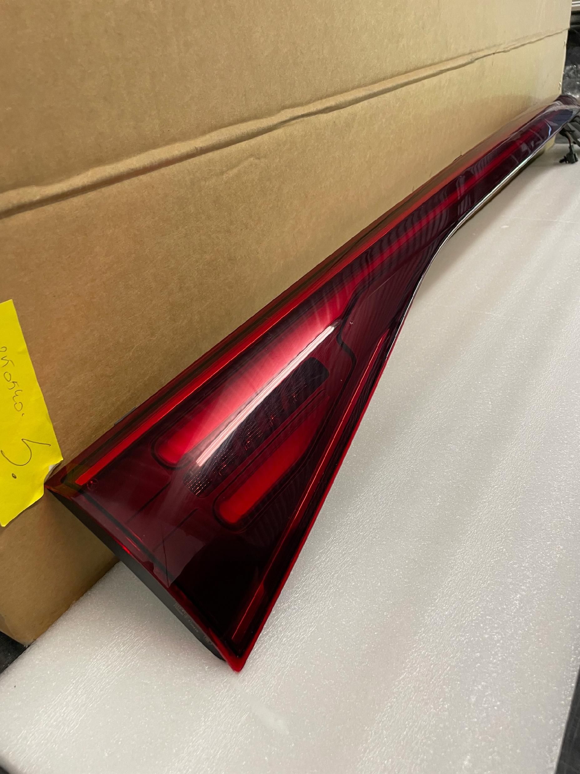 Lampa tylna blenda klapy mercedes EQB 250 LED Oryginał