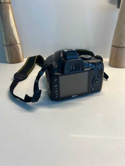 Camera Nikon D3000