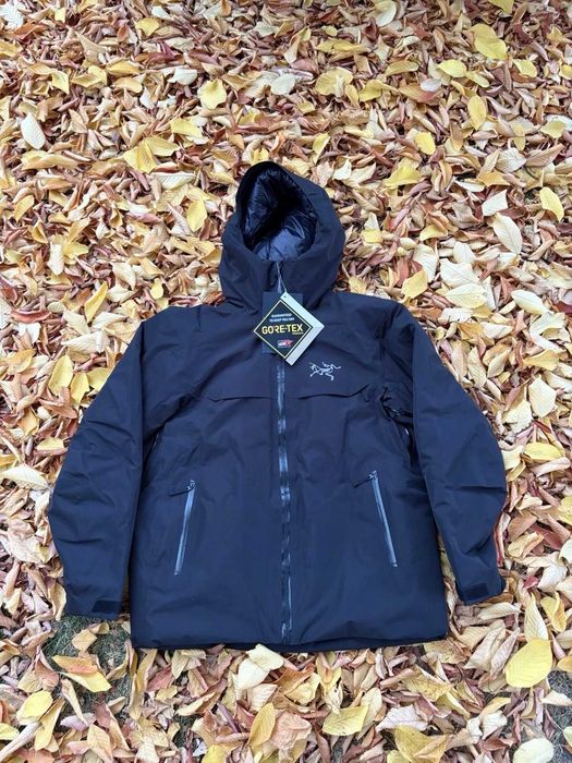 Casaco de penas Arc'teryx GORE-TEX tamanho médio