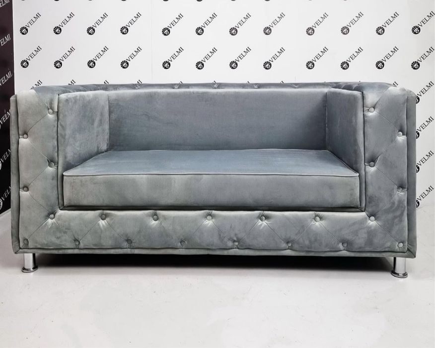 Мебель для салона. Крісло перукпрське, дзеркало