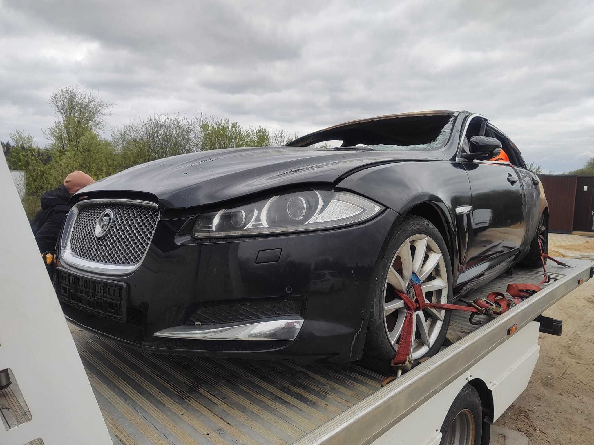 JAGUAR XF 2013 2.2 diesel LRC PAB ULTIMATE BLACK 224DT kompletny przód