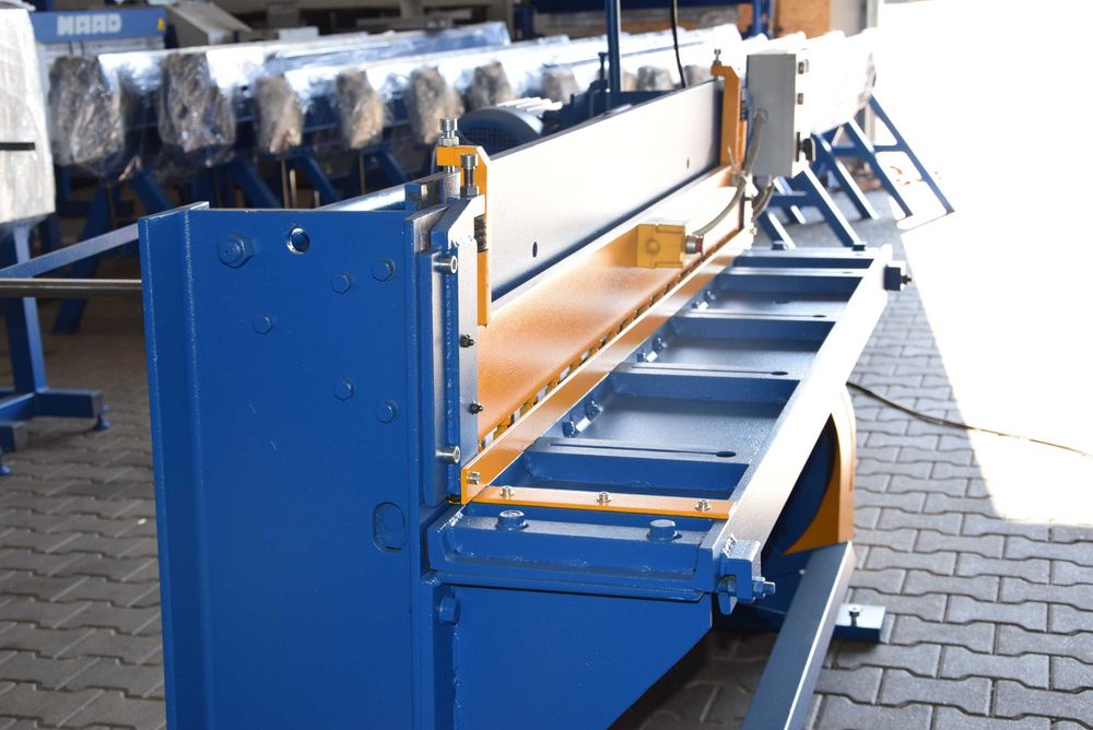 Mechaniczna gilotyna do blachy 1500/1.5 mm