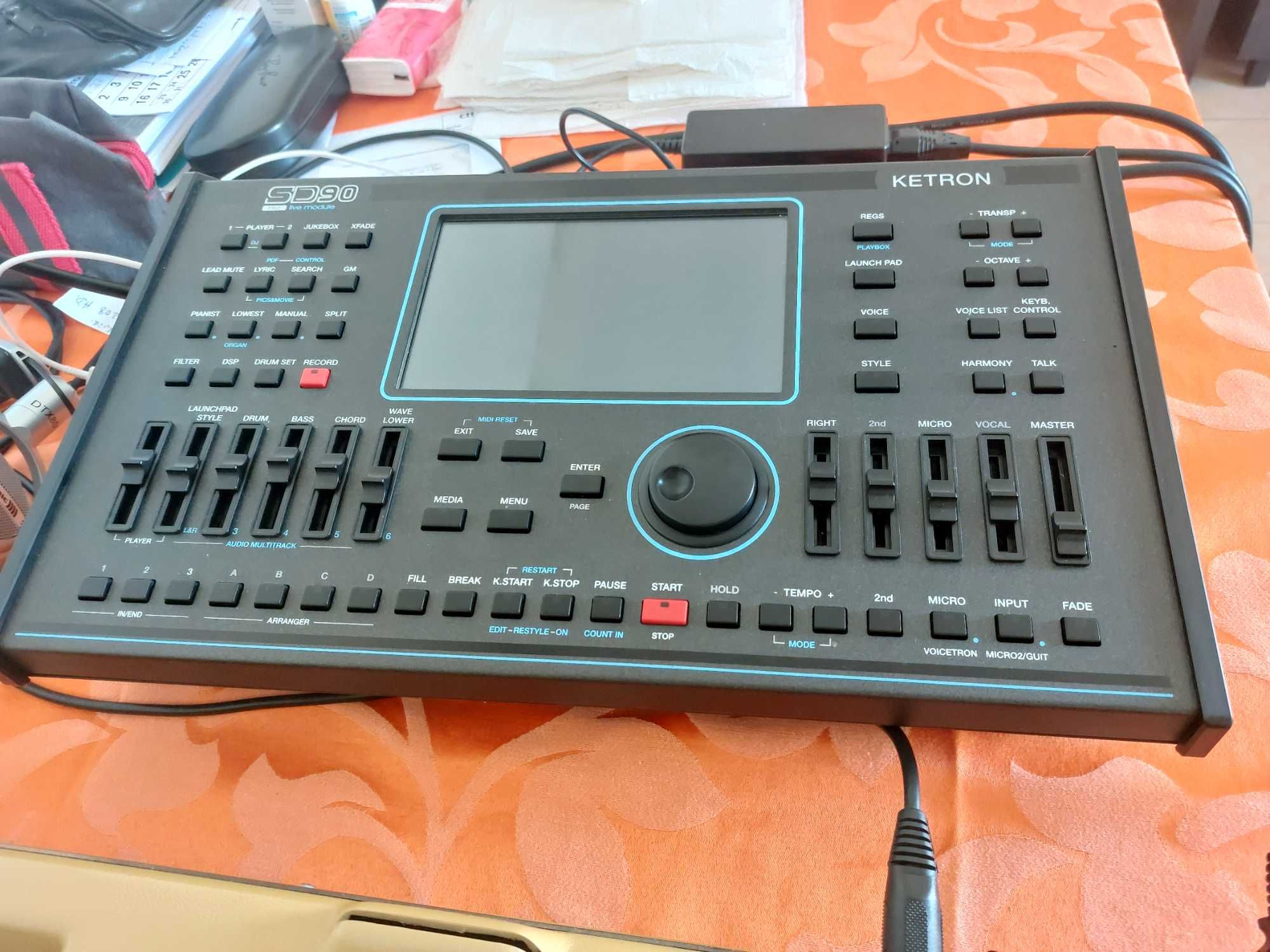 TECLADO ARTURIA, Ketron, Roland, Acordeão, Borsini, etc - STOCK OUT