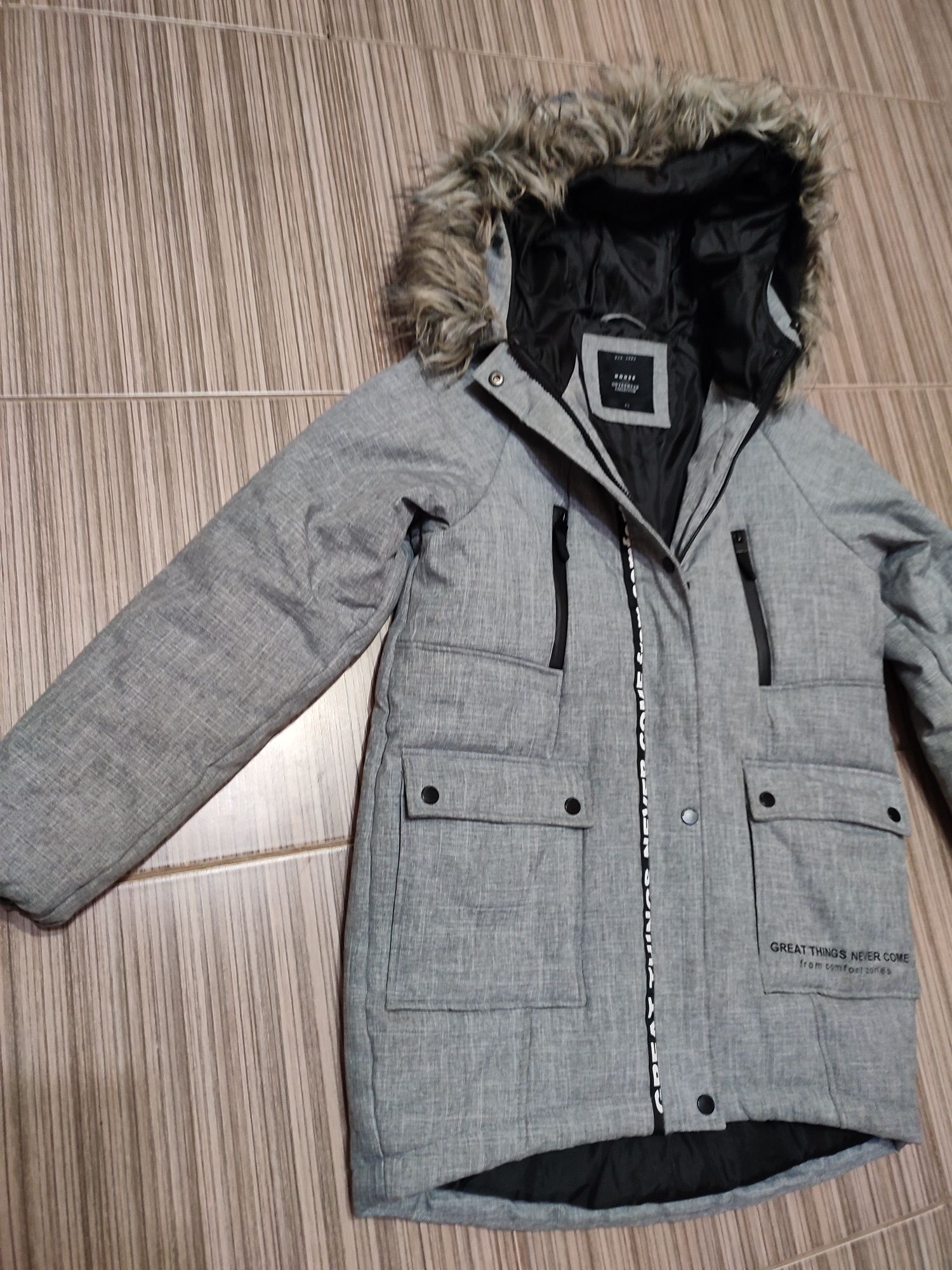 Зимняя куртка в идеальном состоянии