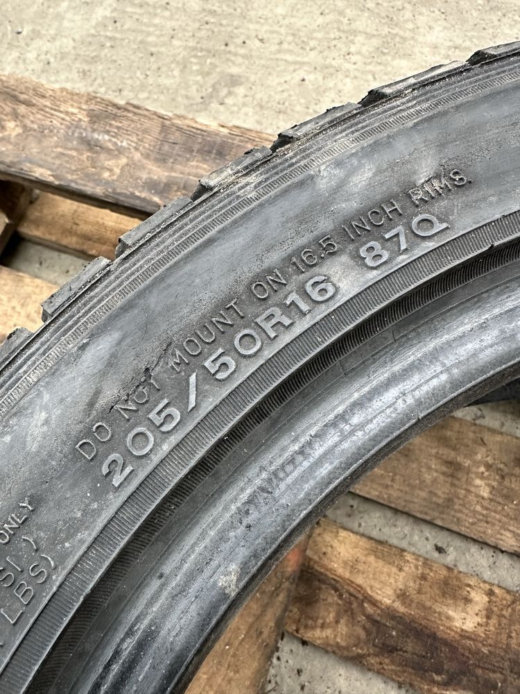 Шини 205 50 16 87Q Dunlop Graspic DS2 пара