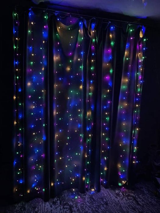 Кольорова гірлянда штора з гачками